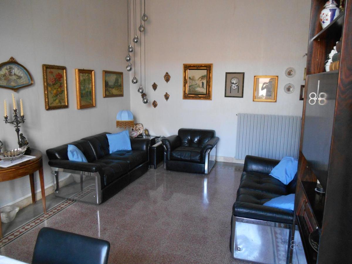 4You Palermo Luaran gambar