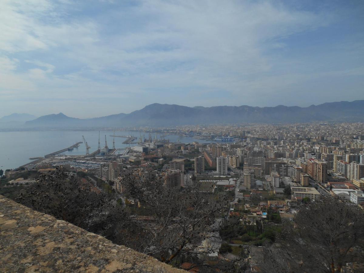 4You Palermo Luaran gambar