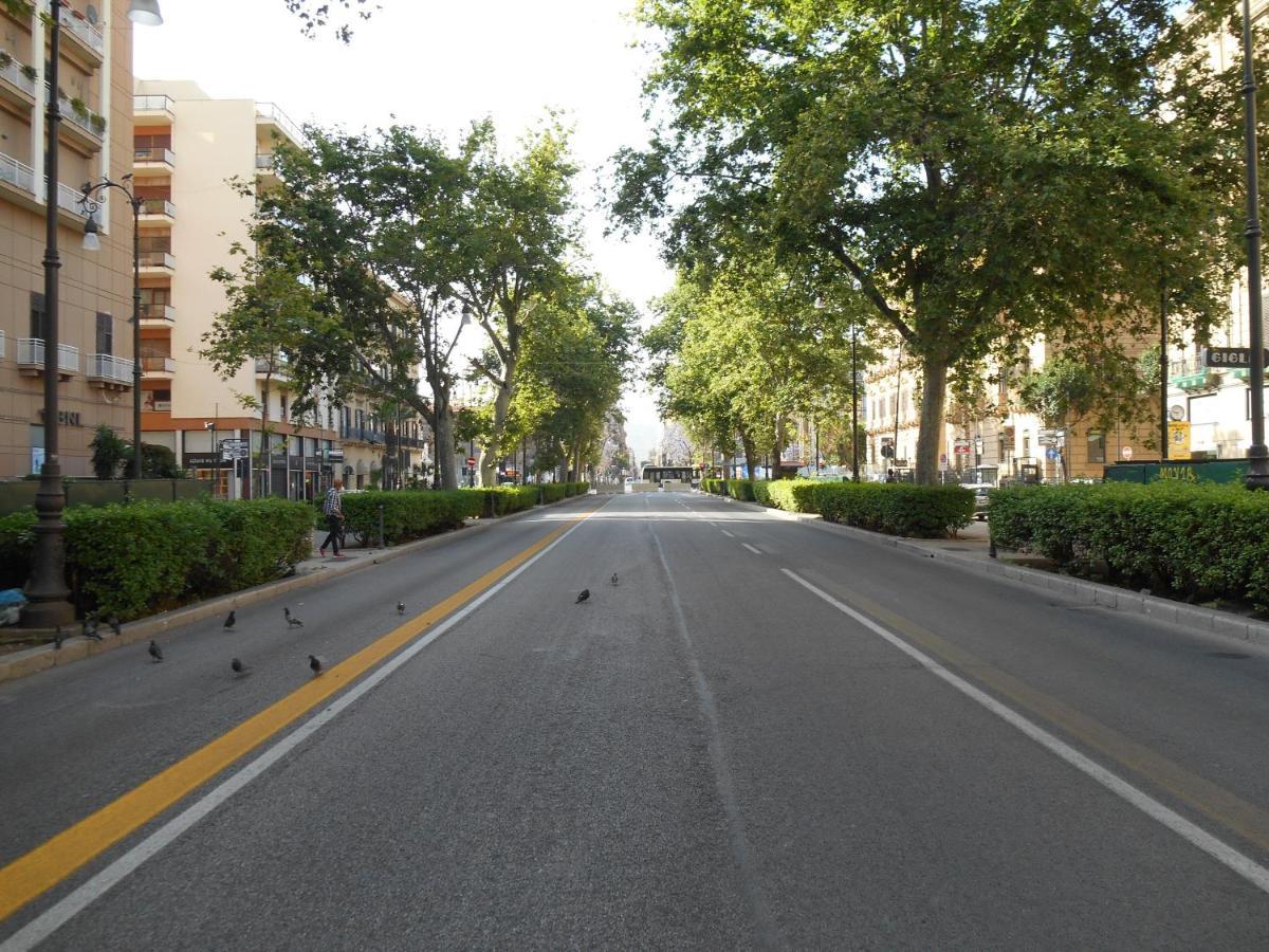 4You Palermo Luaran gambar
